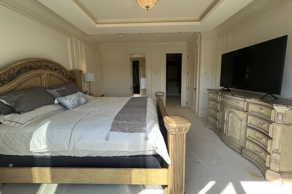 Photo of Bedroom in Arbutus Ridge