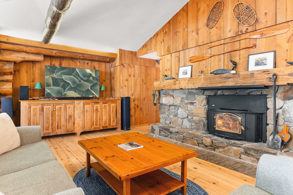 Photo of Livingroom in Dysart et al