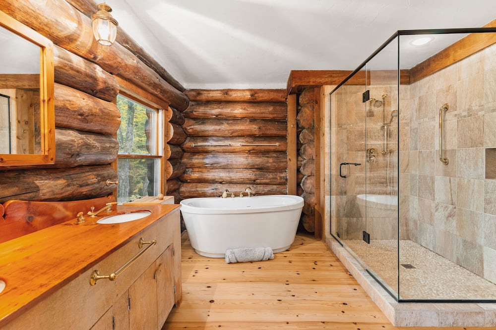 Photo of Bathroom in Dysart et al