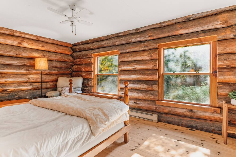 Photo of Bedroom in Dysart et al