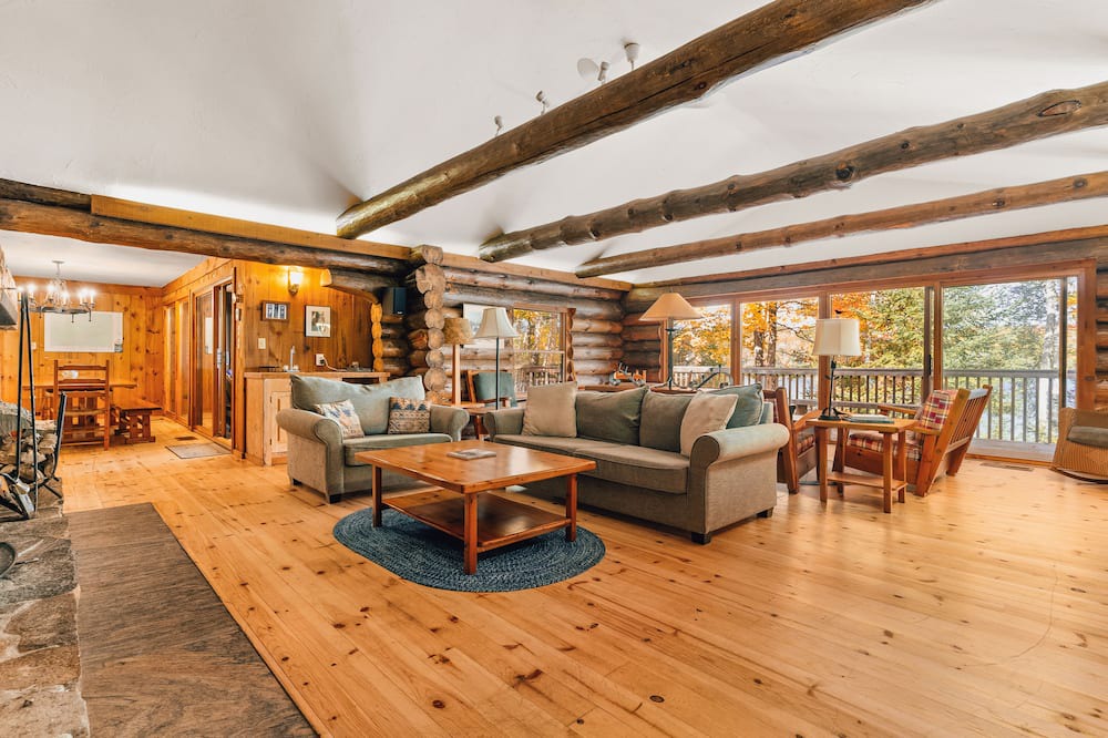Photo of Livingroom in Dysart et al