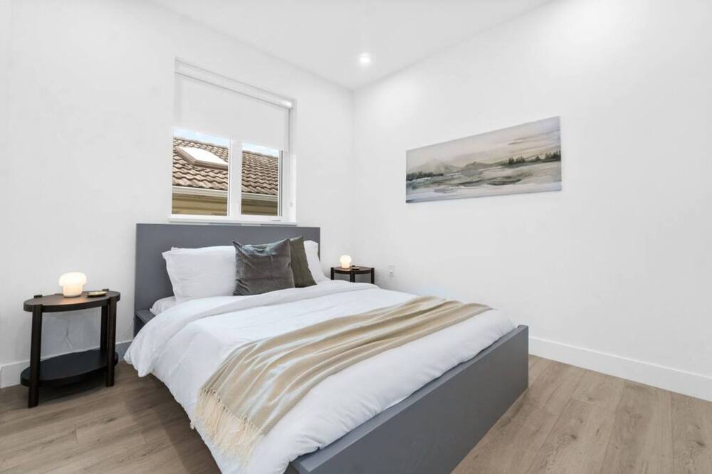 Photo of Bedroom in Sunset