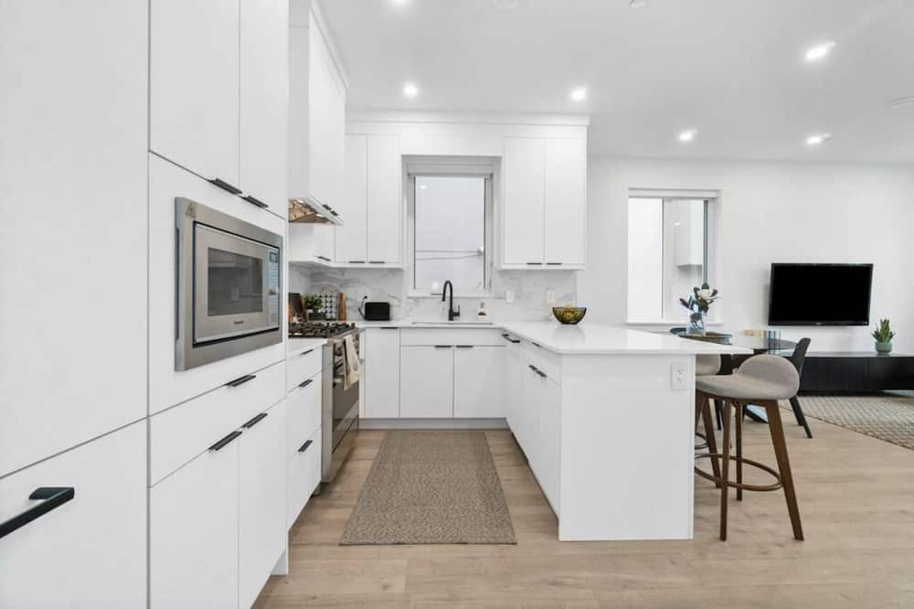 Photo of Kitchen in Sunset