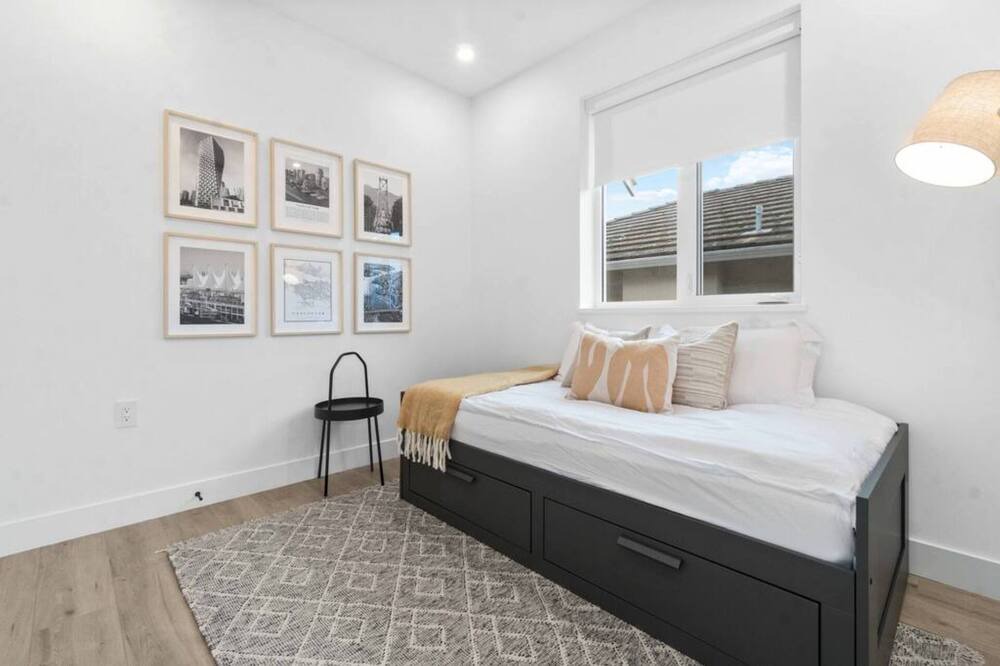 Photo of Bedroom in Sunset