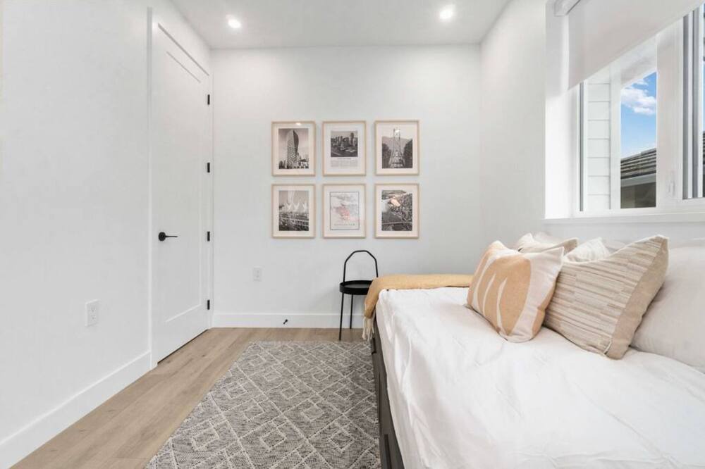 Photo of Bedroom in Sunset