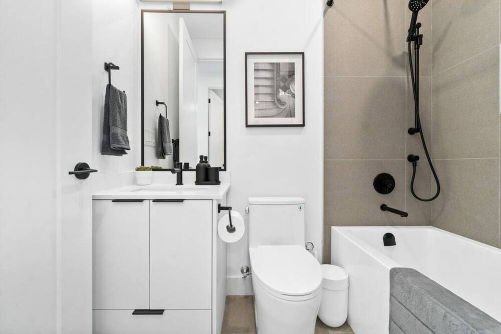 Photo of Bathroom in Sunset