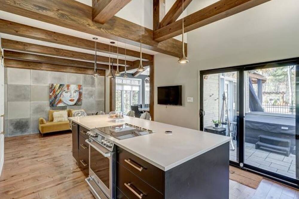 Photo of Kitchen in Aylmer