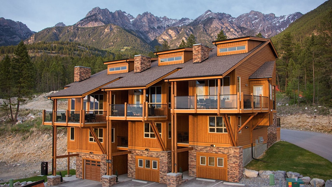 Photo of Patio Balcony in East Kootenay