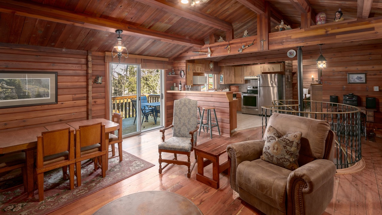 Photo of Livingroom in East Kootenay