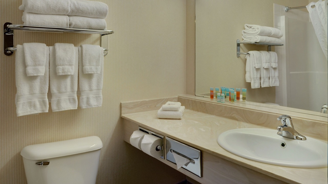 Photo of Bathroom in County of Vermilion River