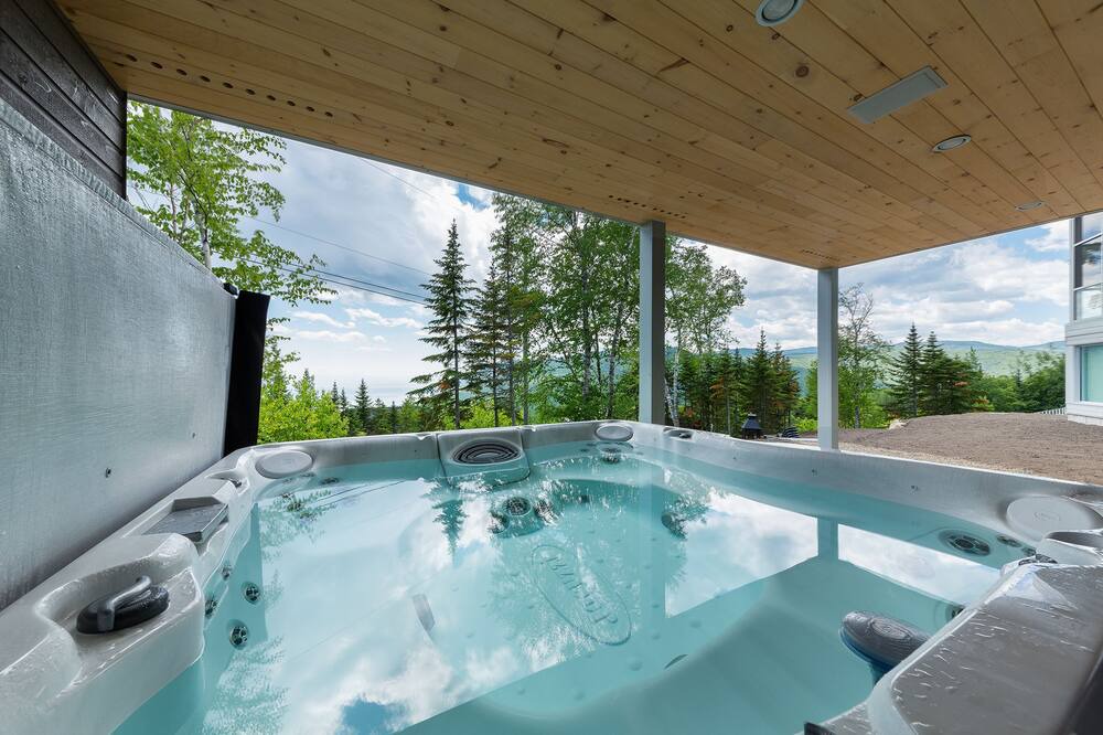 Photo of Bedroom in Petite-Riviere-Saint-Francois