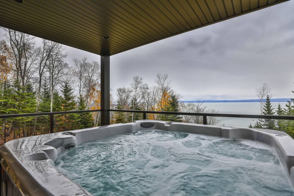 Photo of Patio Balcony in Petite-Riviere-Saint-Francois