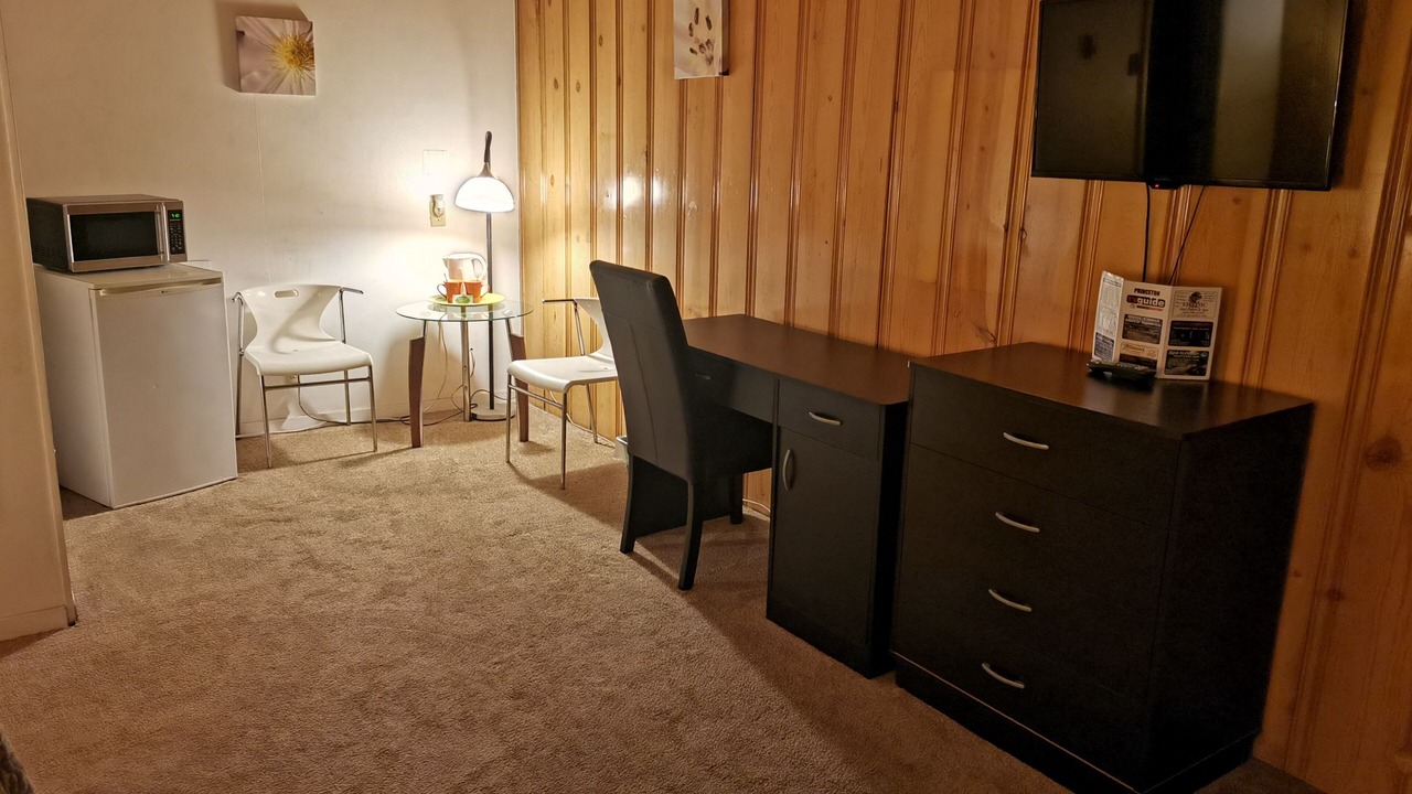 Photo of Bedroom in Okanagan-Similkameen