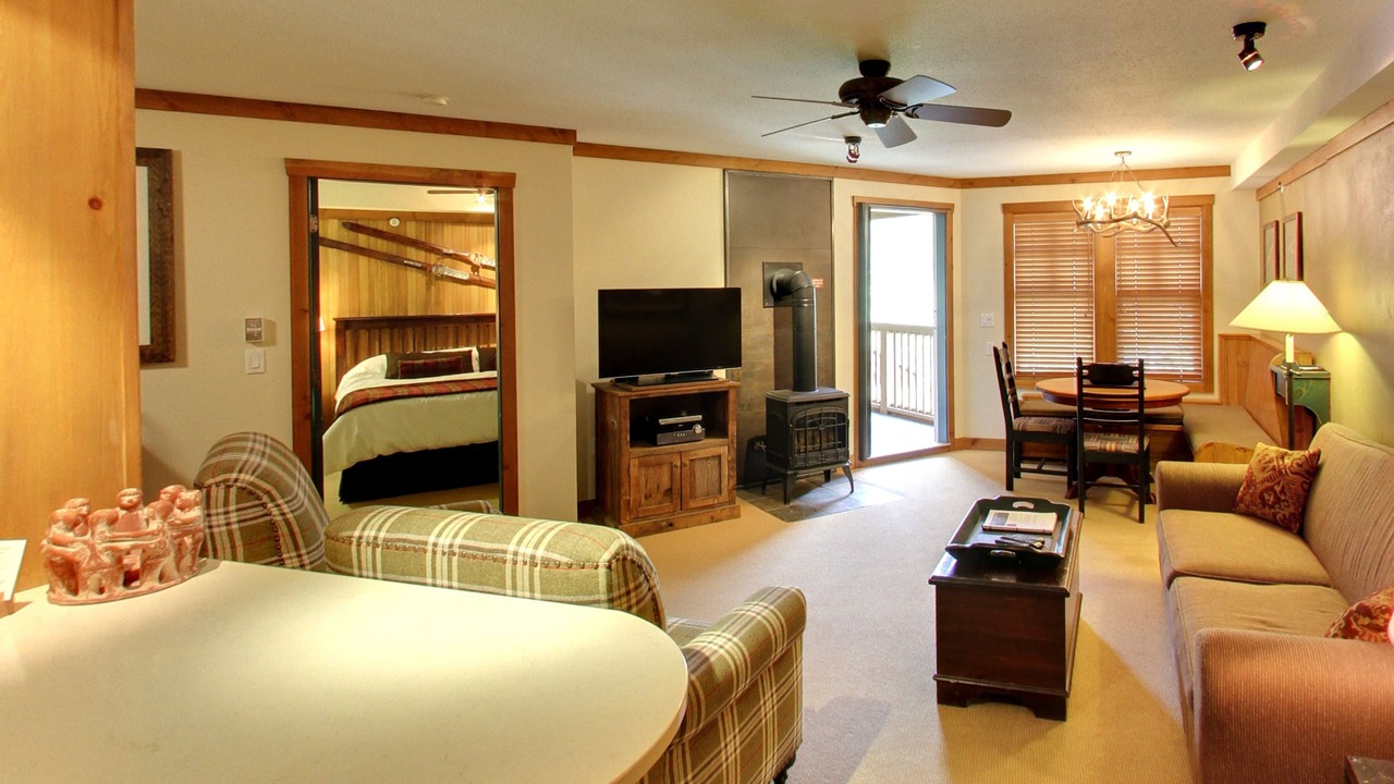 Photo of Livingroom in East Kootenay
