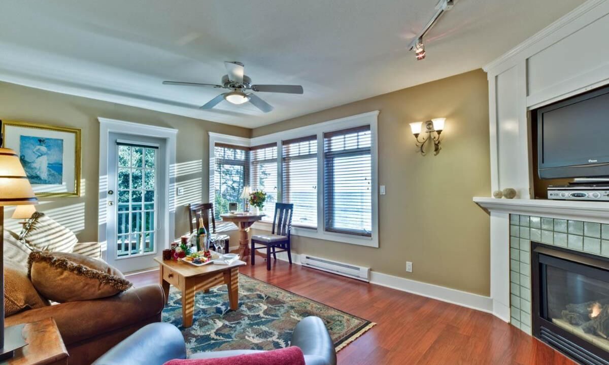 Photo of Livingroom in Gibsons