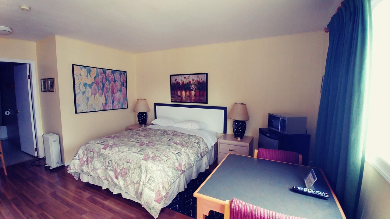 Photo of Bedroom in Courtenay