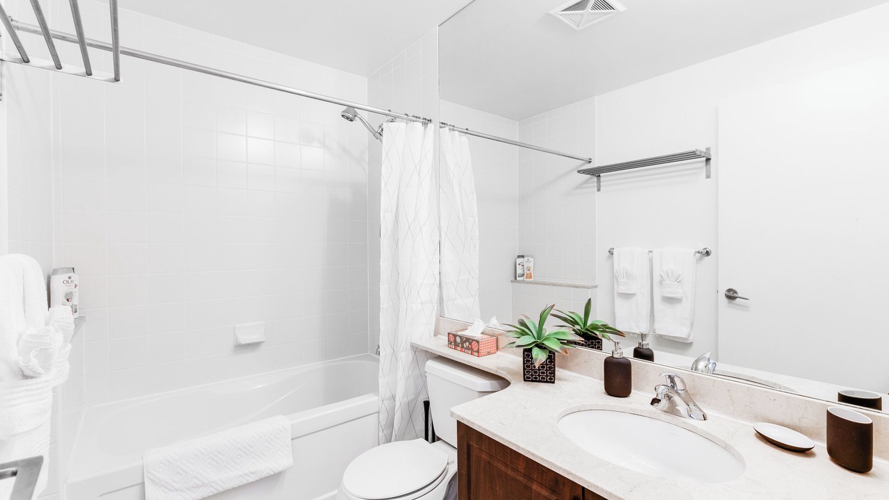Photo of Bathroom in Little Portugal