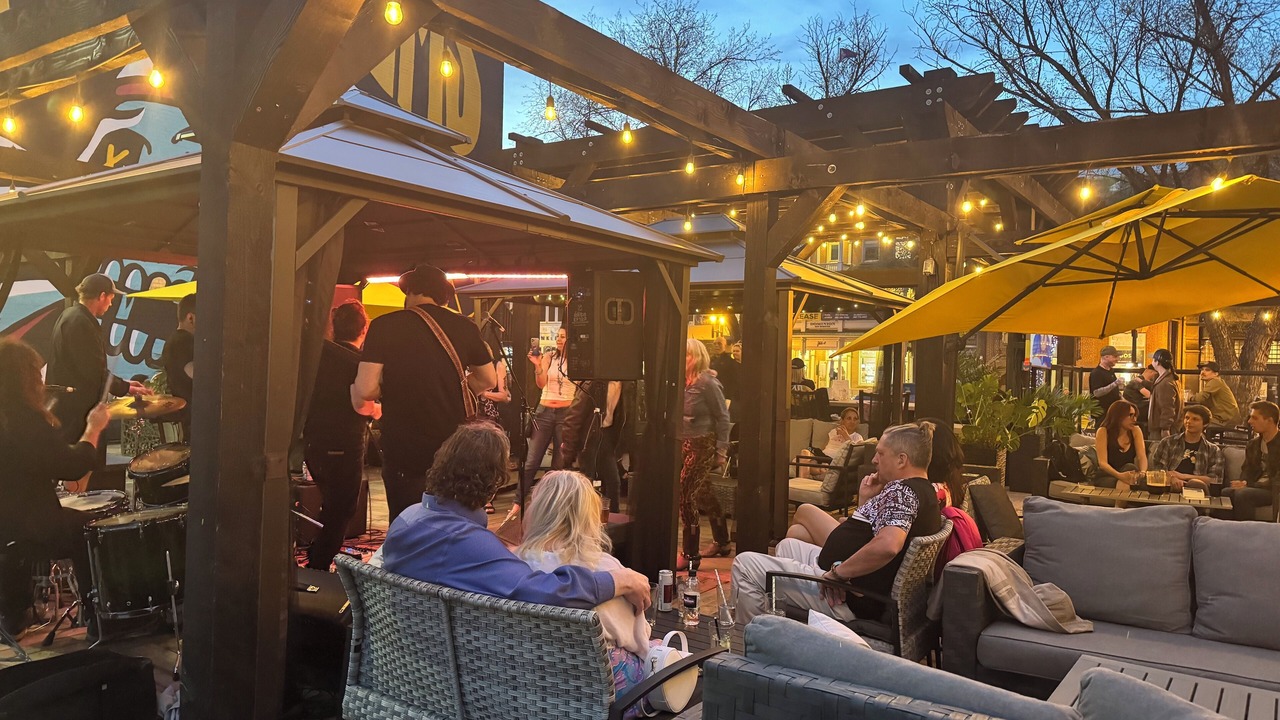 Photo of Patio Balcony in Whyte ave