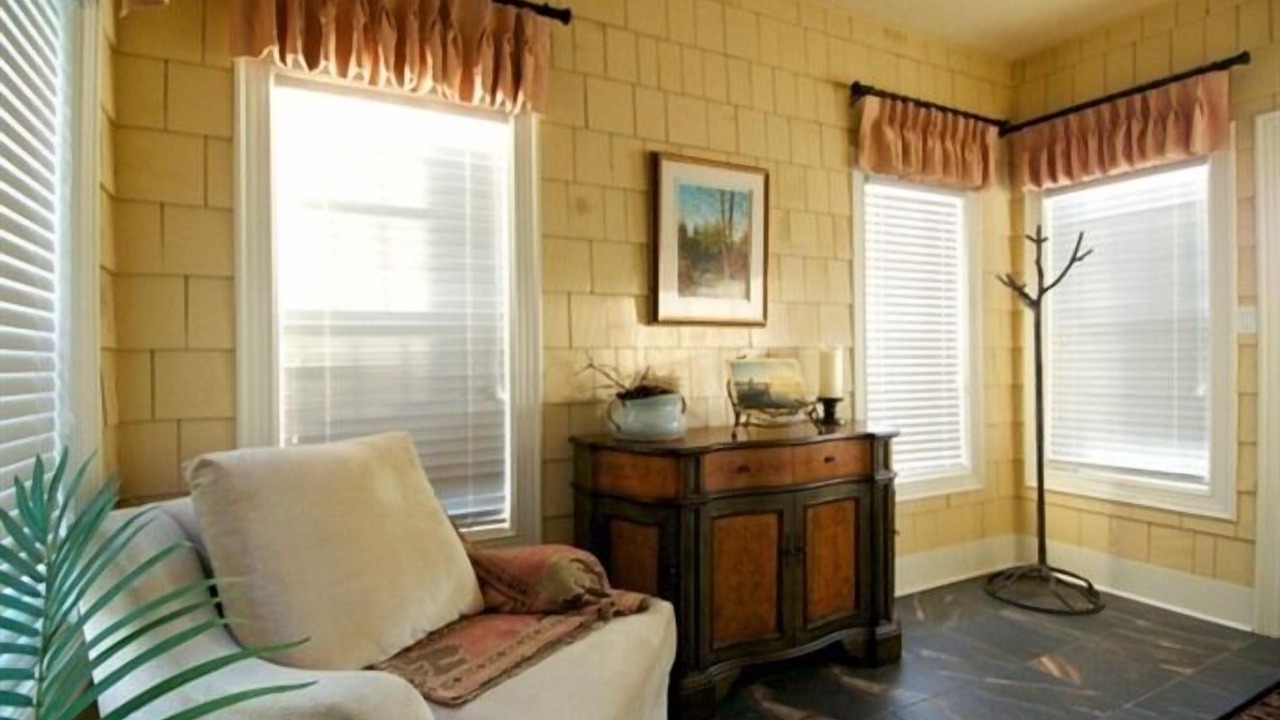 Photo of Livingroom in Fowler Lake