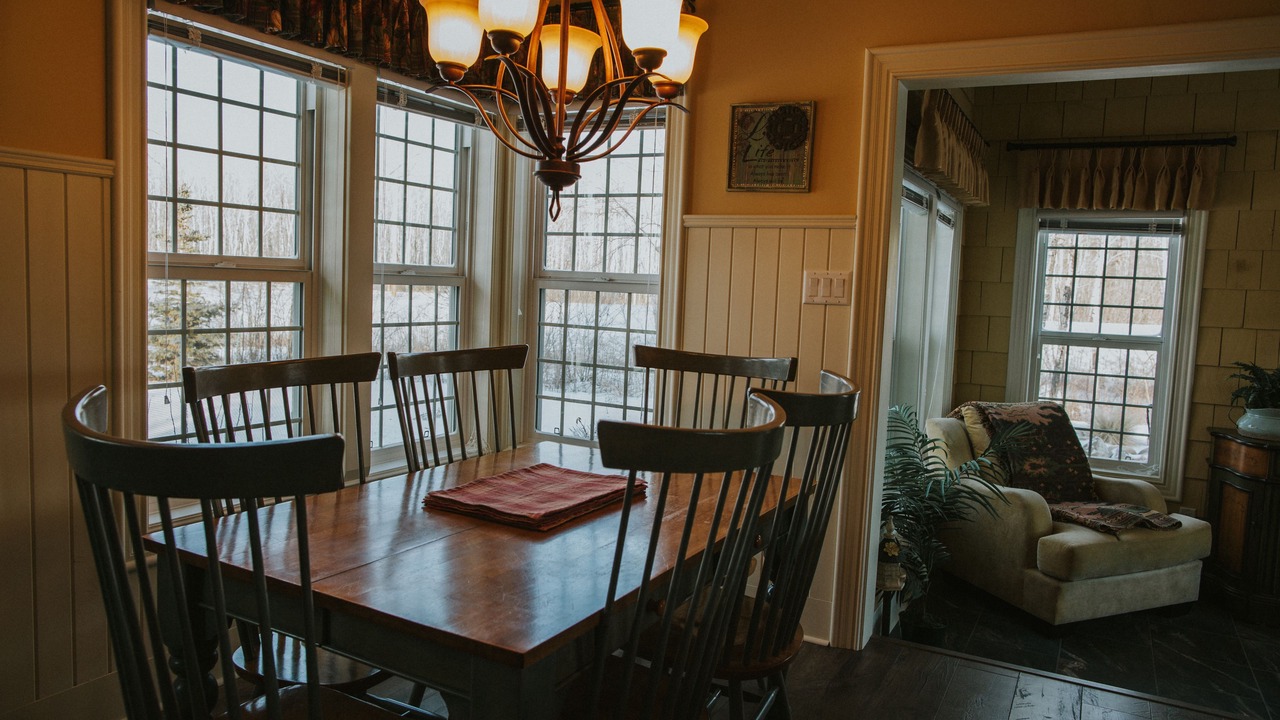 Photo of Livingroom in Fowler Lake