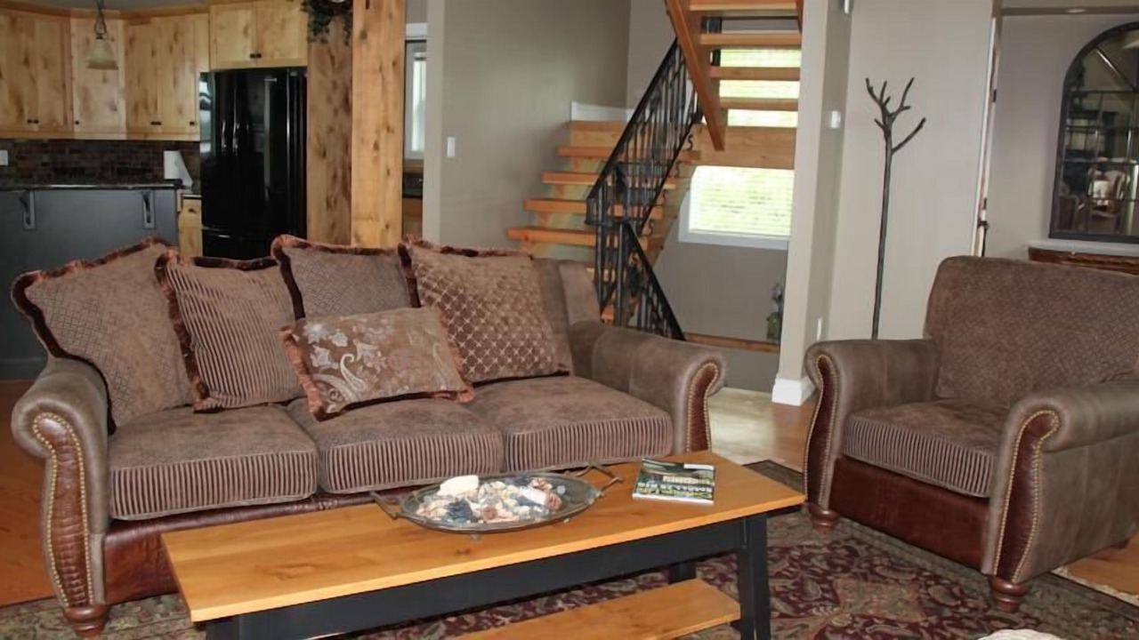 Photo of Livingroom in Fowler Lake