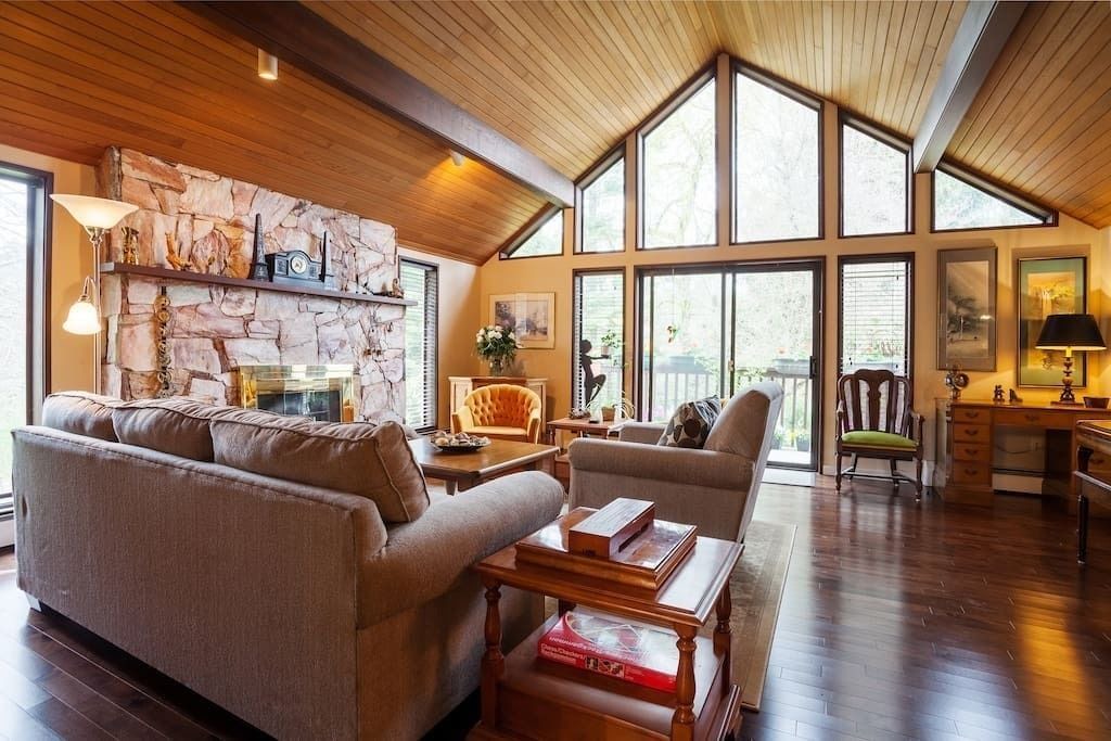 Photo of Livingroom in North Saanich