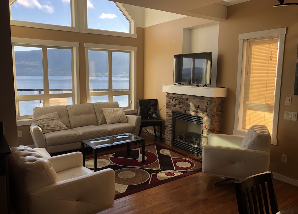 Photo of Livingroom in Central Okanagan