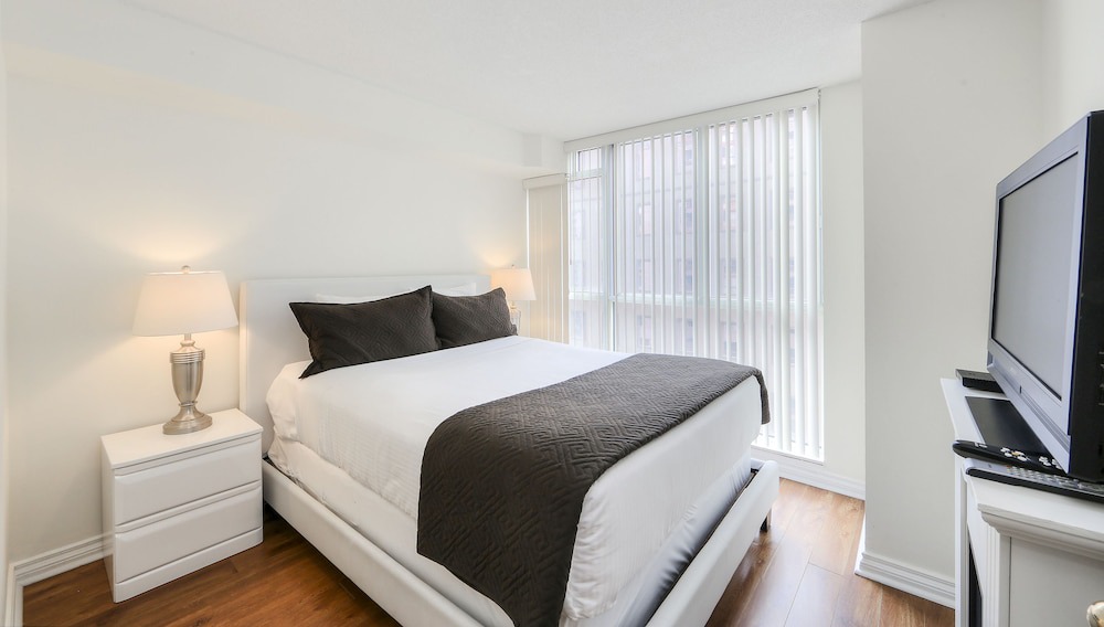 Photo of Bedroom in Bay Street Corridor