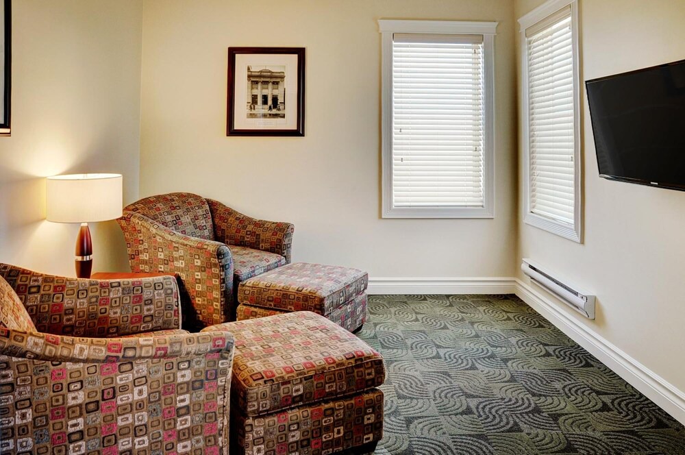 Photo of Livingroom in Northwest Edmonton