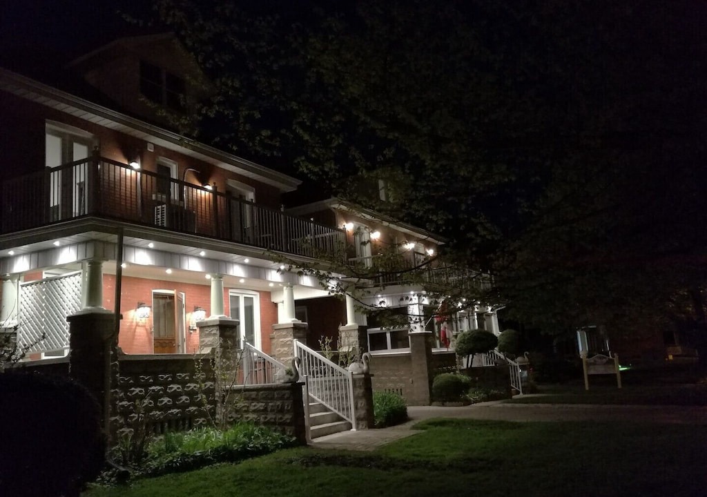 Photo of Buildings in Stratford