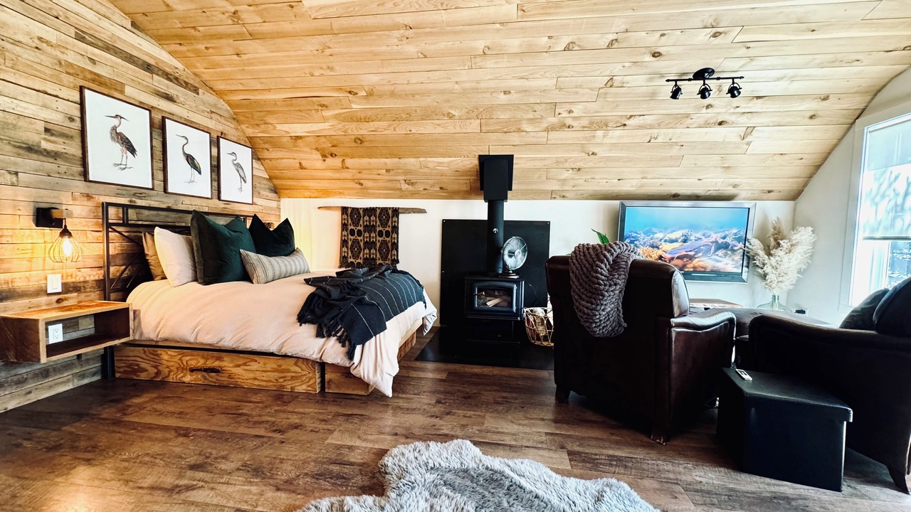Photo of Bedroom in Powell River
