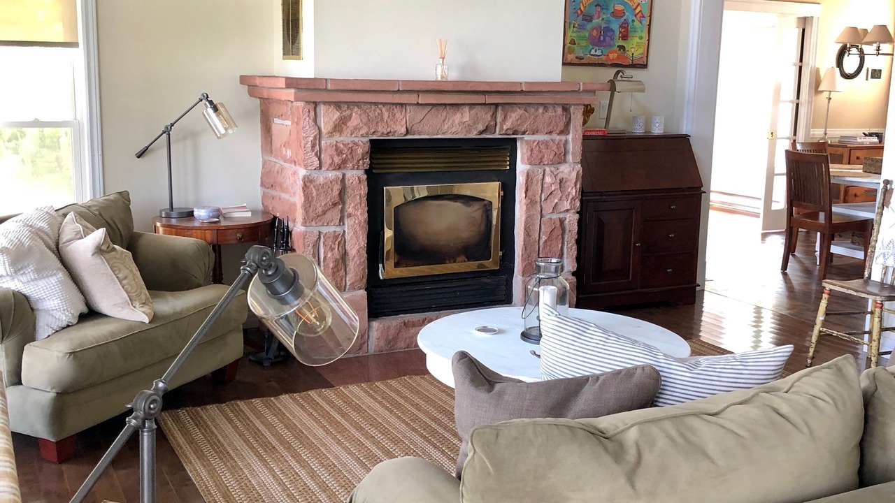 Photo of Livingroom in Panmure Island