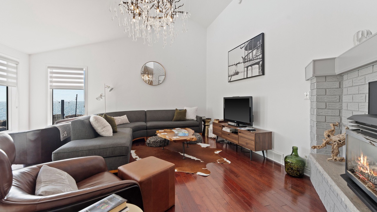 Photo of Livingroom in Amherstburg