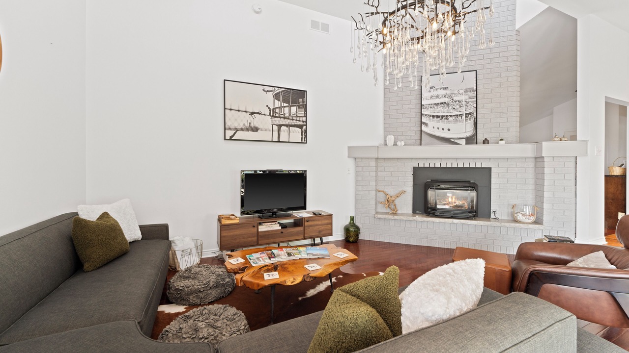 Photo of Livingroom in Amherstburg