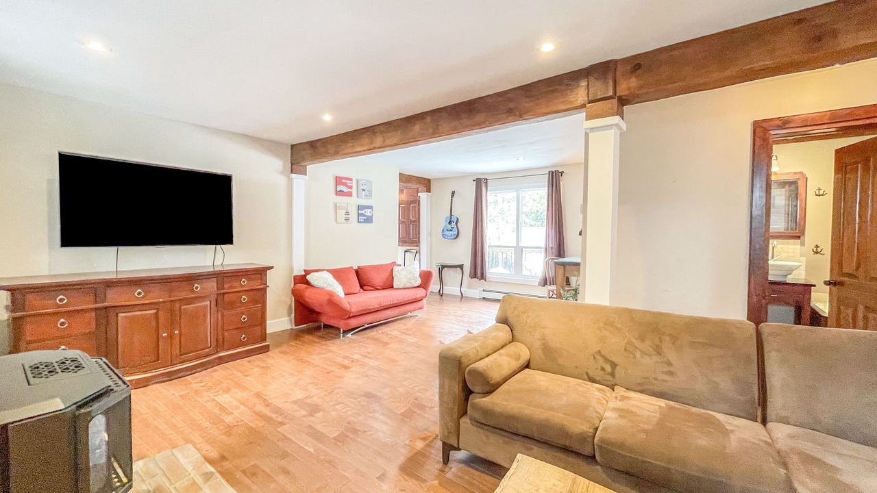 Photo of Livingroom in Bobcaygeon
