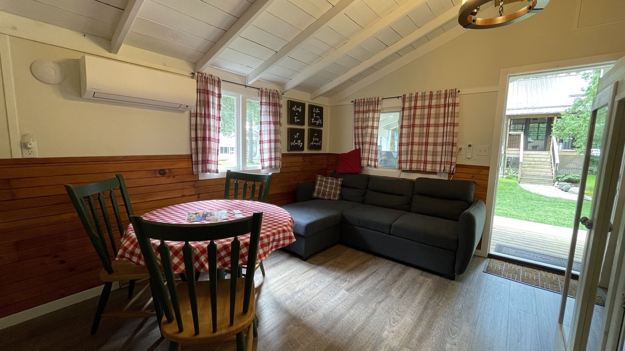 Photo of Livingroom in Bobcaygeon