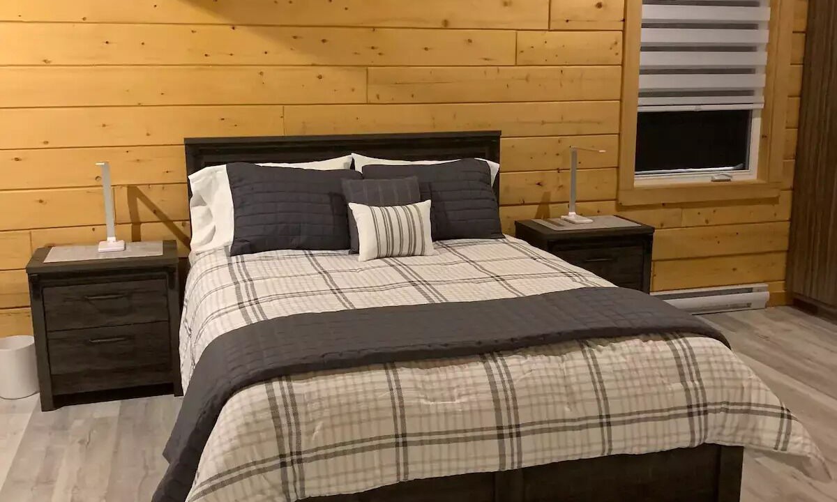 Photo of Bedroom in Saint-Felix-d'Otis