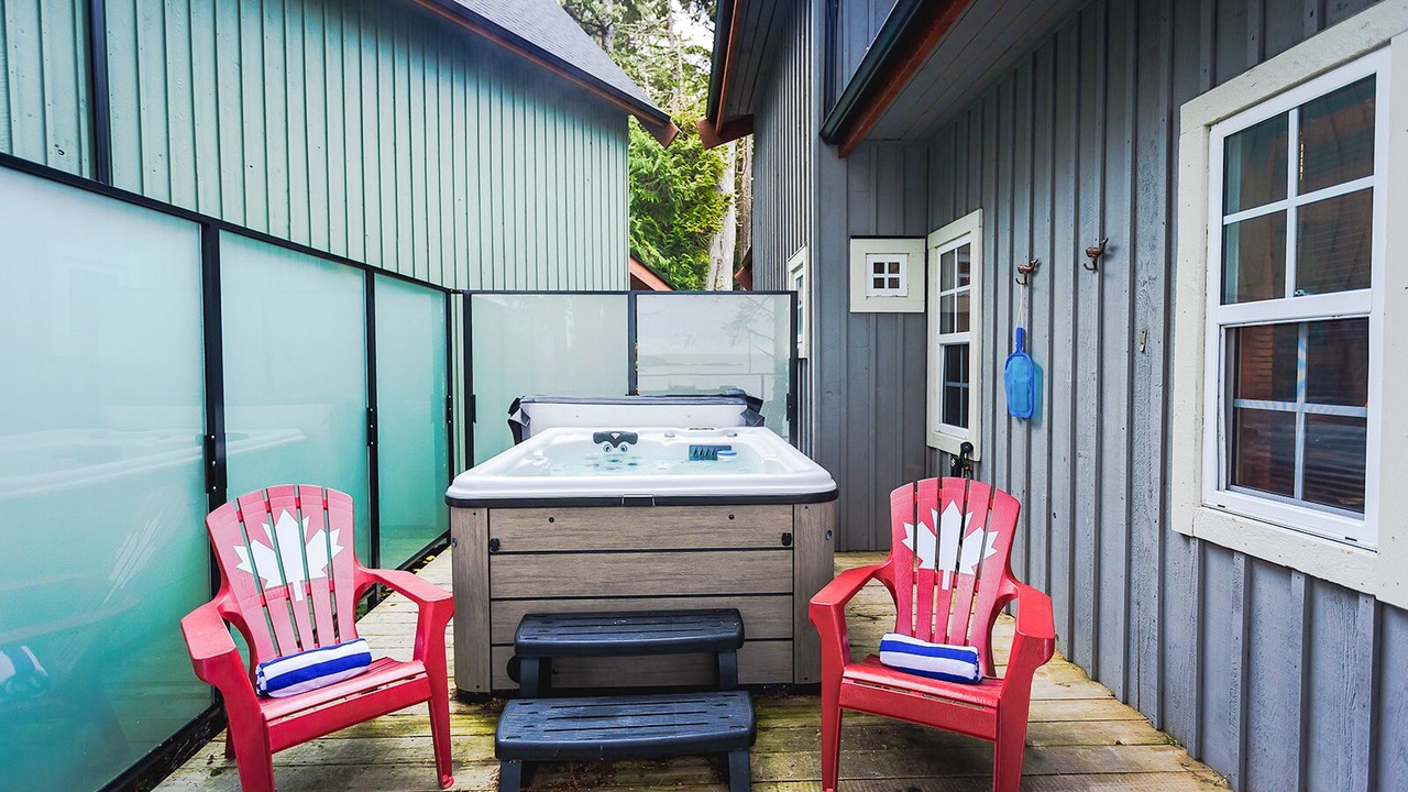 Photo of Patio Balcony in Ucluelet