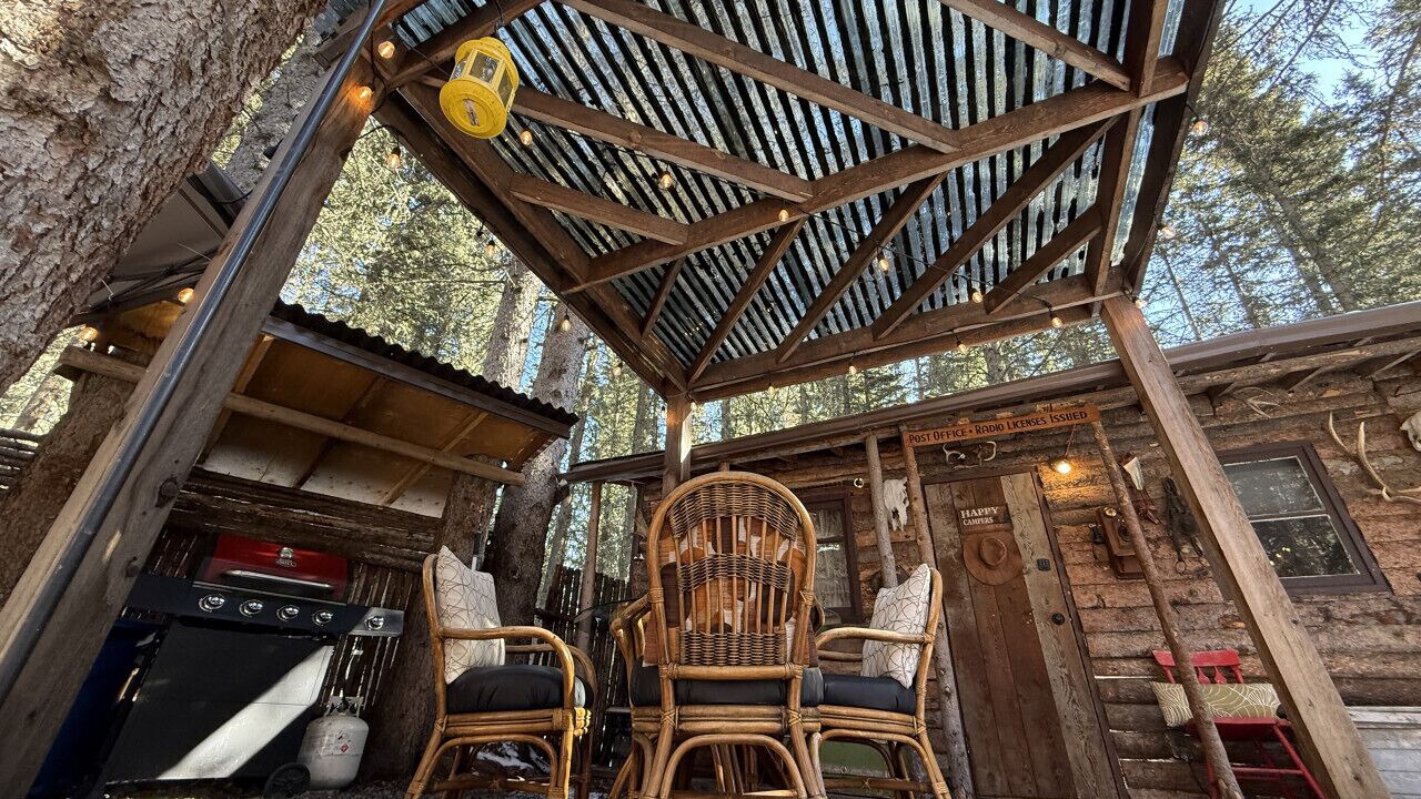 Photo of Patio Balcony in Bragg Creek
