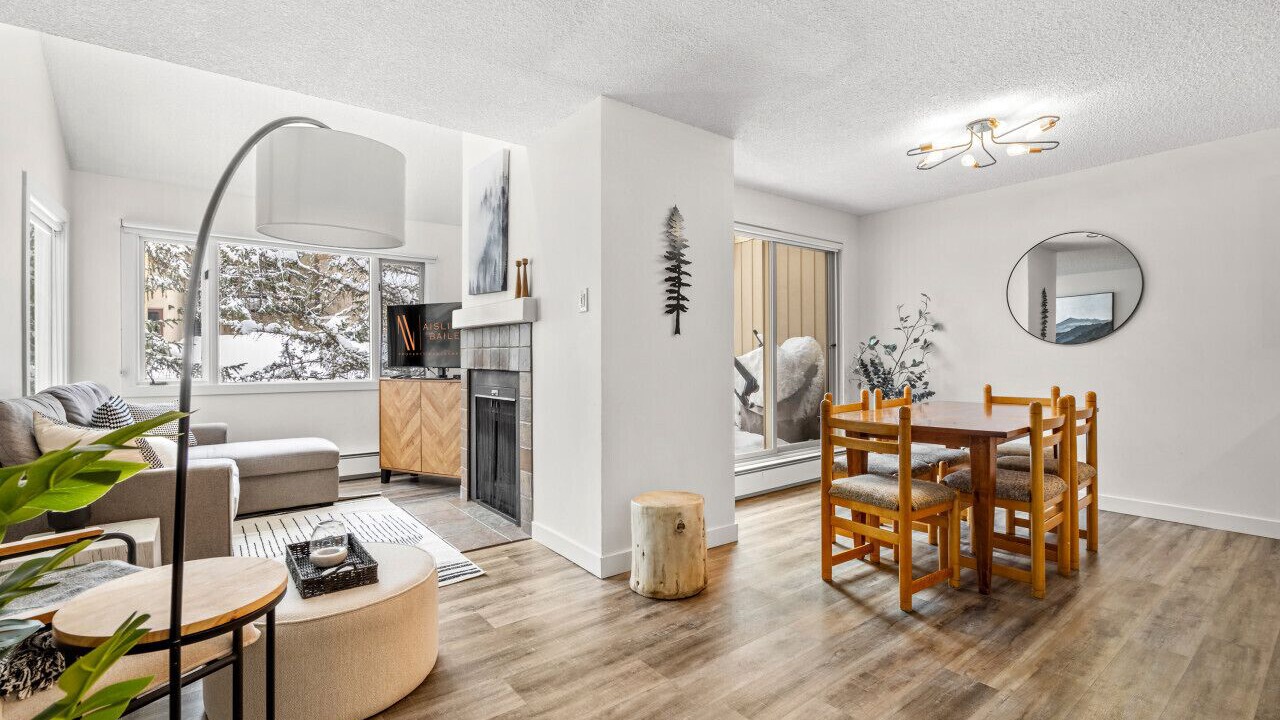 Photo of Livingroom in East Kootenay