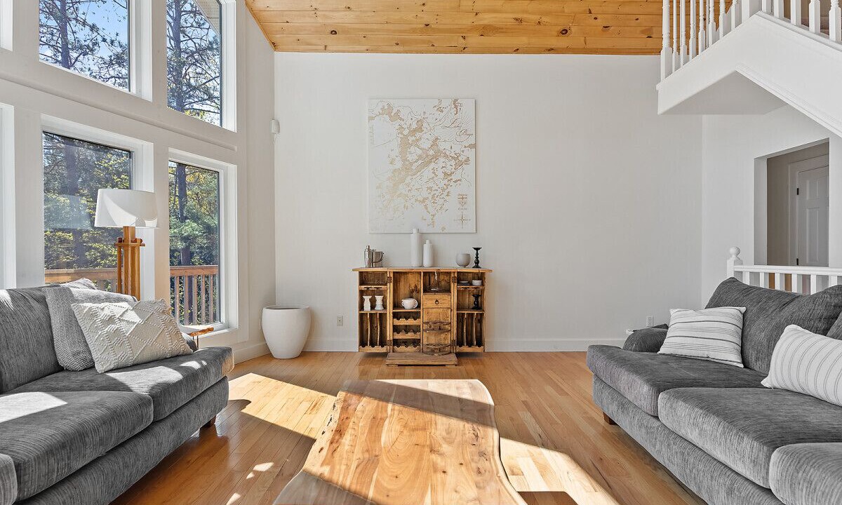 Photo of Bedroom in Lake of Bays