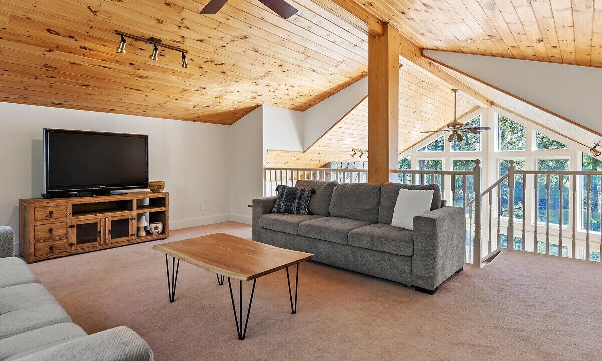 Photo of Bedroom in Lake of Bays