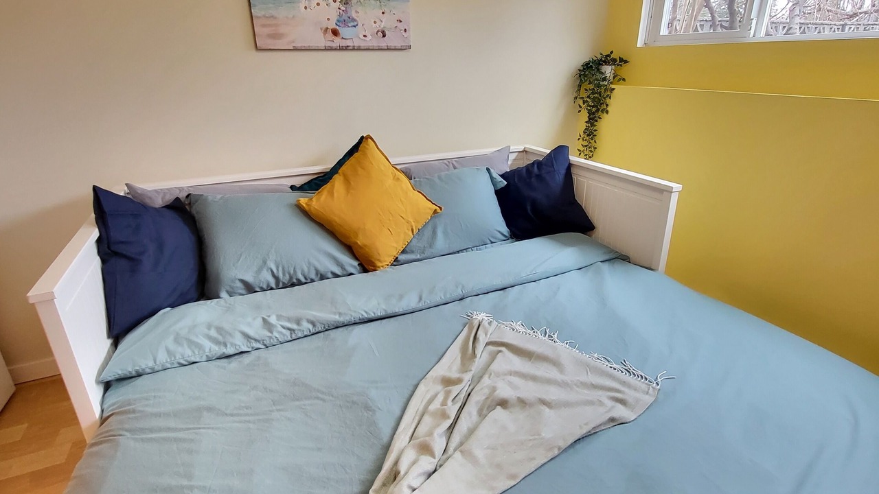 Photo of Bedroom in Renfrew-Collingwood