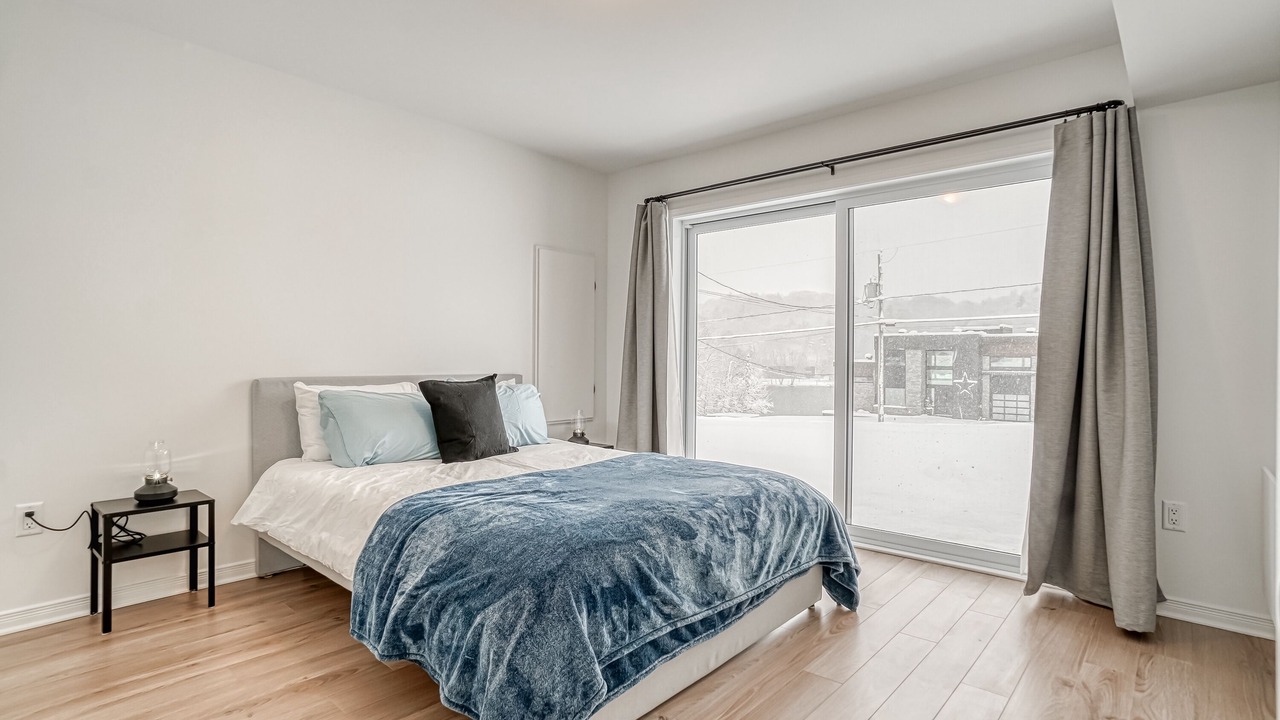 Photo of Bedroom in Val-des-Monts