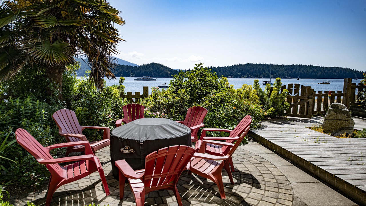 Photo of Patio Balcony in Gibsons