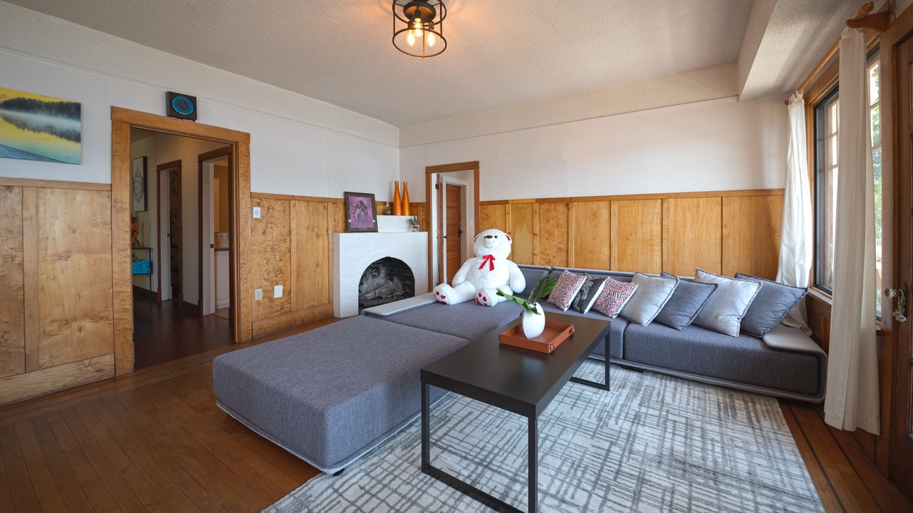 Photo of Livingroom in Gibsons