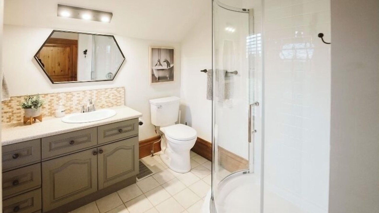 Photo of Bathroom in Clearview