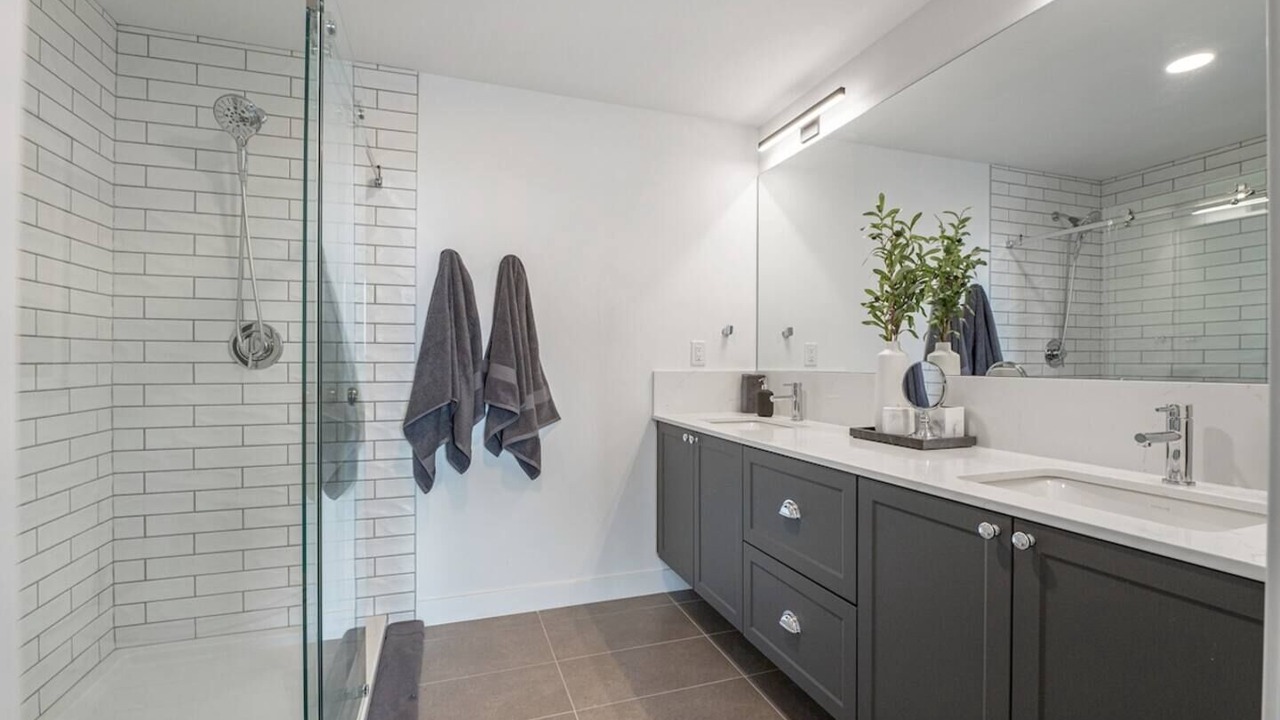 Photo of Bathroom in Hillhurst