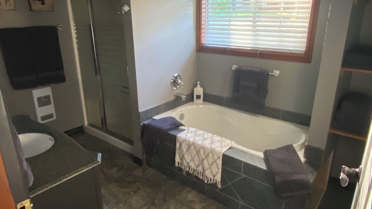 Photo of Bathroom in Lake Cowichan