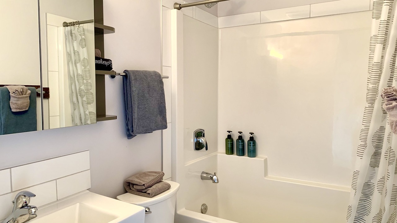 Photo of Bathroom in Golden